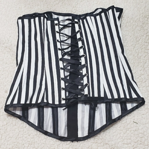 Bustier - Picture 2 of 3